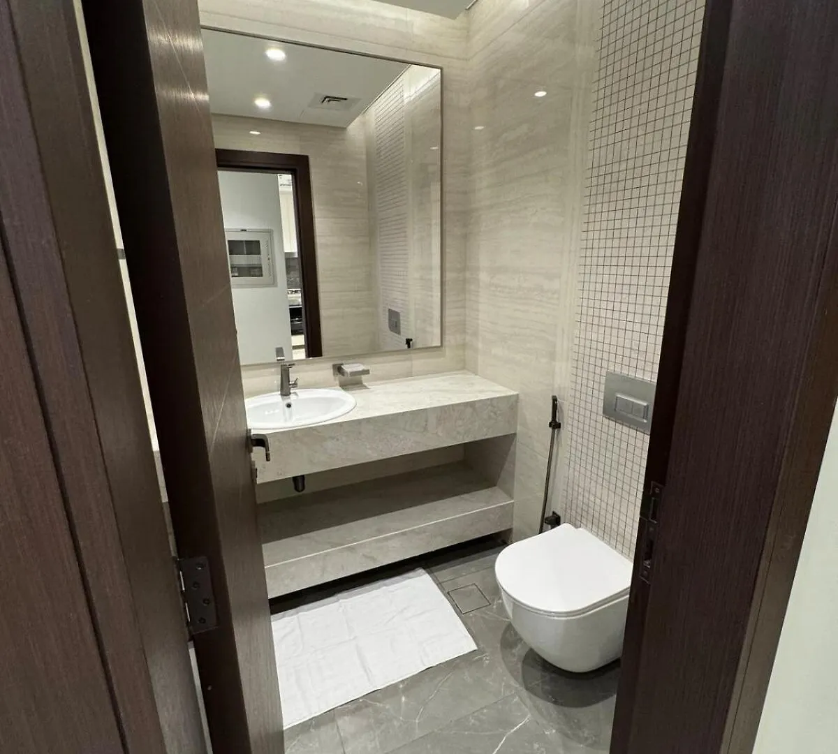 Luxury 1-Br In Business Bay Apartment Dubai