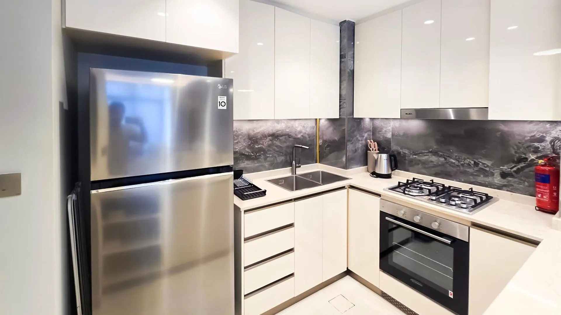 Luxury 1-Br In Business Bay Apartment Dubai